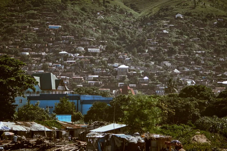 Ebola Fortress Strategy Will Fail — Lessons from Zaire and Liberia Outbreaks — Economy Business