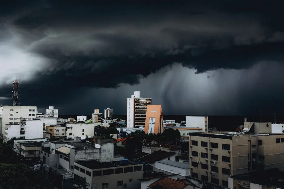 South Africa Braces for Extreme Weather as Rain and Heatwave Converge — Politics Governance