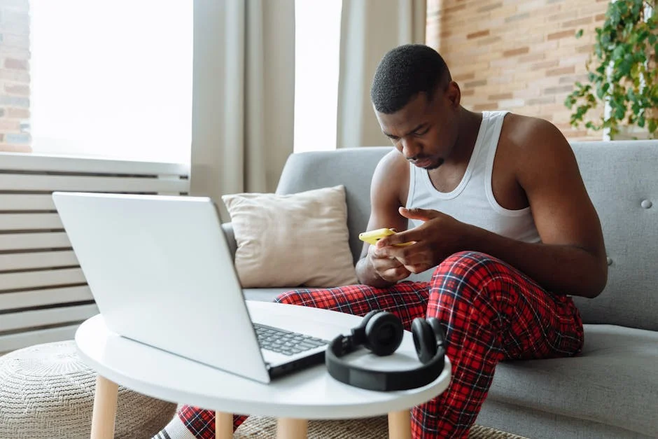 South Africans Shift to Digital Platforms — Boosting Economic Participation — Health Medicine